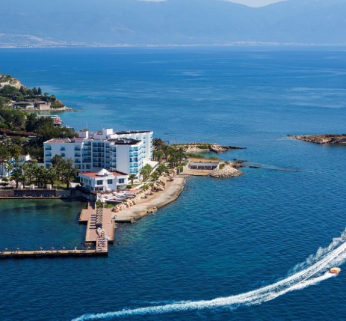 Le Bleu Hotel Resort