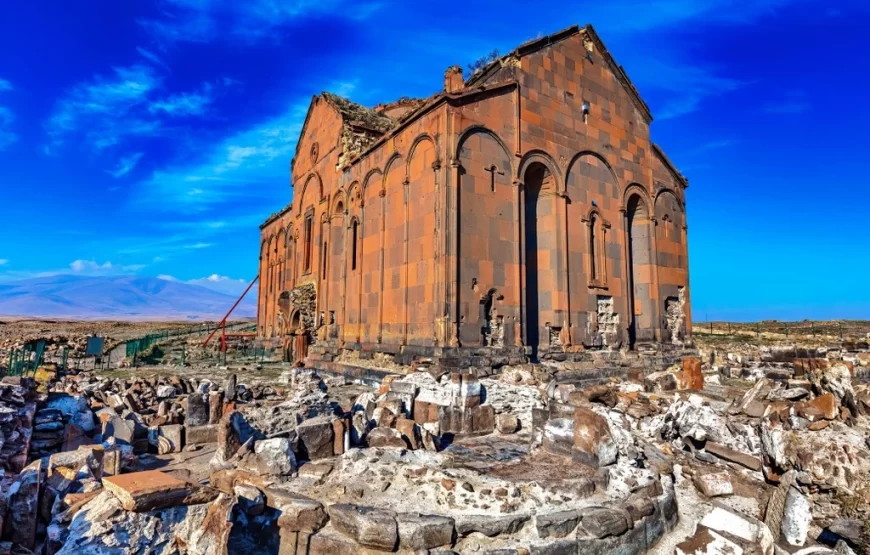 Uçaklı Doğu Anadolu ( Van, Muradiye Şelalesi, Doğubayazıt, İshak Paşa Sarayı, Tendürek Dağı, Kars, Ani Harabeleri, Çıldır, Sarıkamış, Erzurum )