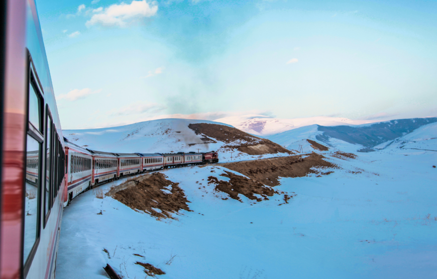 Doğu Anadolu Kış Masalı: Turistik Doğu Ekspresi ile Yılbaşı Özel Turu ( Uçak Gidiş – Tren Dönüş / 29 Aralık 2025  – 4 Ocak  2026 / 4 Gece Otel – 2 Gece Tren Konaklama )