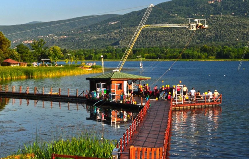 Sapanca, Maşukiye, Ormanya, Cam Teras, Hobbit Evleri ( Sabah Kahvaltısı Dahil )